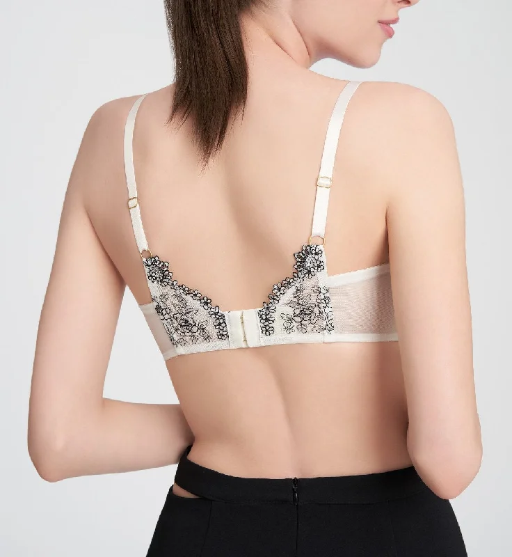 BOUQUET EMBROIDERY WIRED PUSH UP BRA