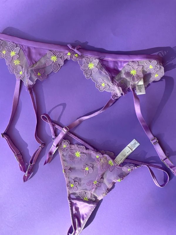 Fleur du Mal: Petal Embroidery Garter Belt - Clematis