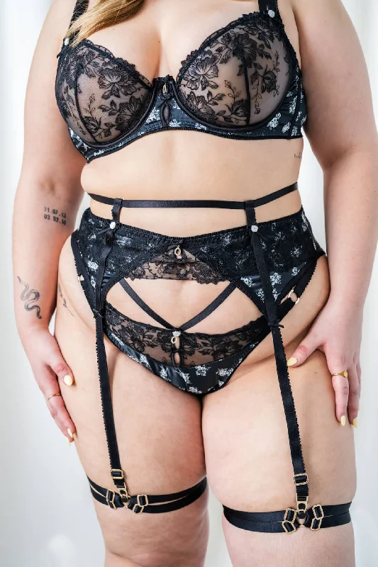 Magnolia Garter-Belt Black